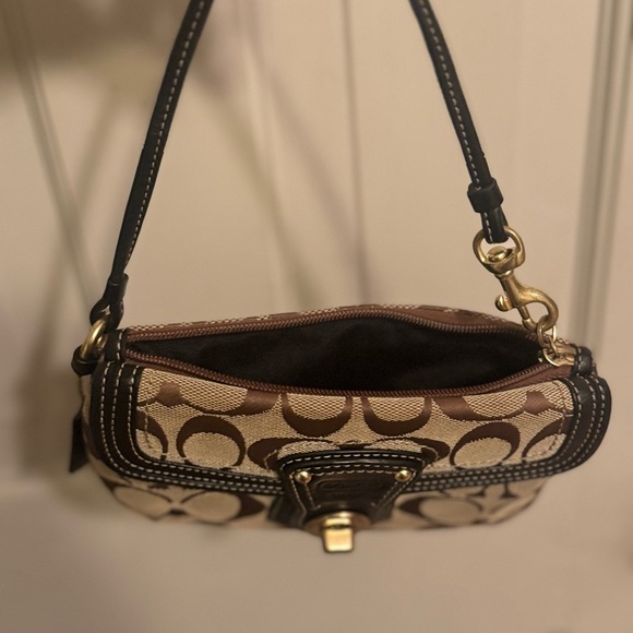 Y2K Coach Tan and Brown Signature Wristlet - Picture 2 of 10